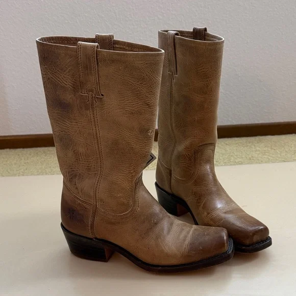 Frye boots NWT Timeless and quality - Picture 2 of 13
